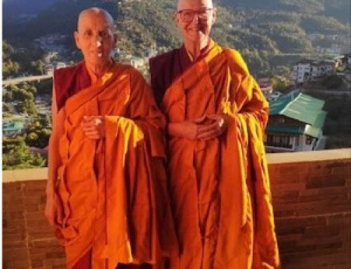 Westliche Nonne wurde während historische Nonnenordination in Bhutan ordiniert